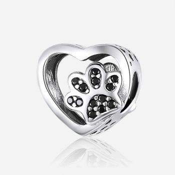 Ezüst kristályos tappancsos szív charm - Ezüst fekete kővel